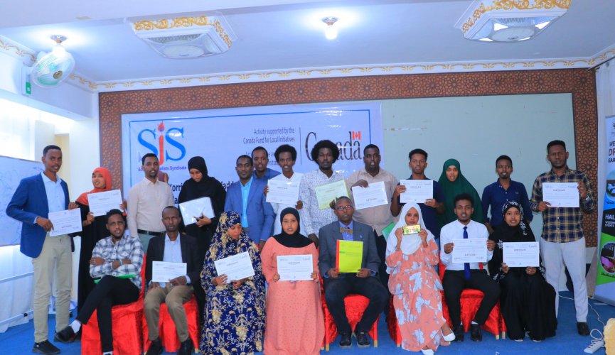 Participants pose for a group photo at the conclusion of CFLI-funded safety training in Garowe on 24 September, 2022. | PHOTO/SJS.