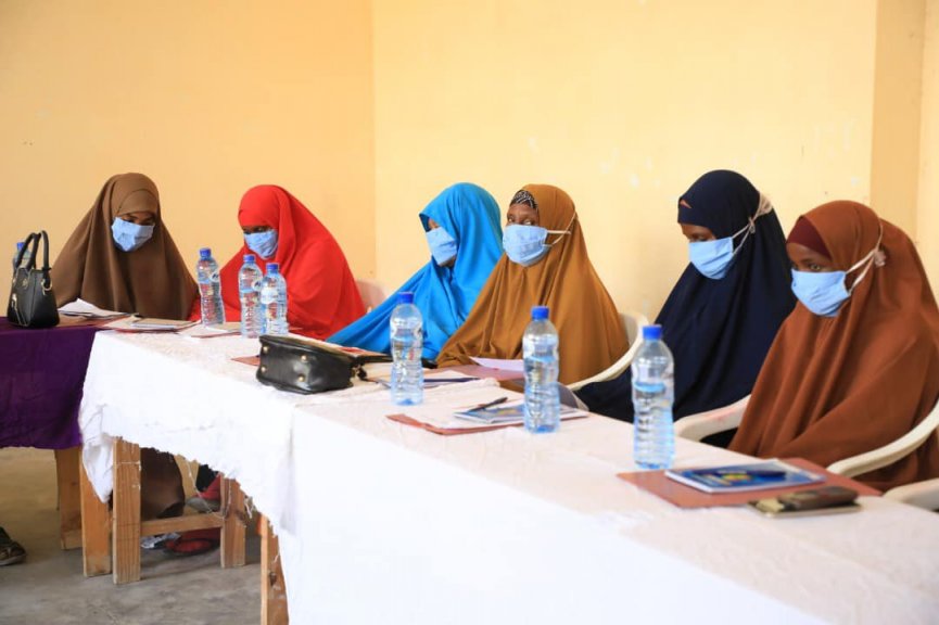 Women participate a training on peace and safety in Marka on Monday 26 Oct, 2020. (PHOTO / LSR Comms).